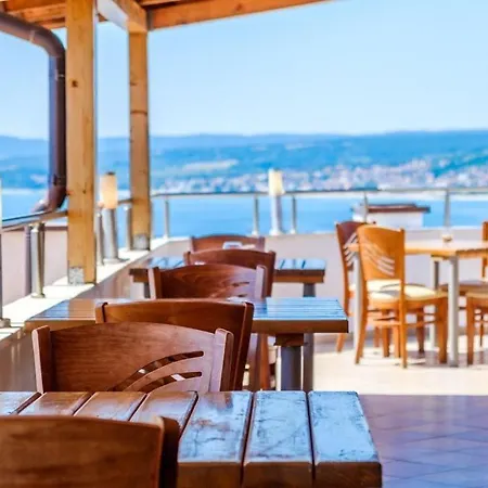 Hotel Vemara Club