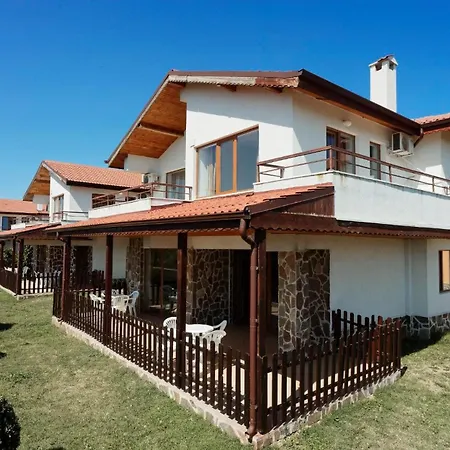 Vemara Club Hotel