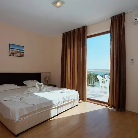 Vemara Club Hotel
