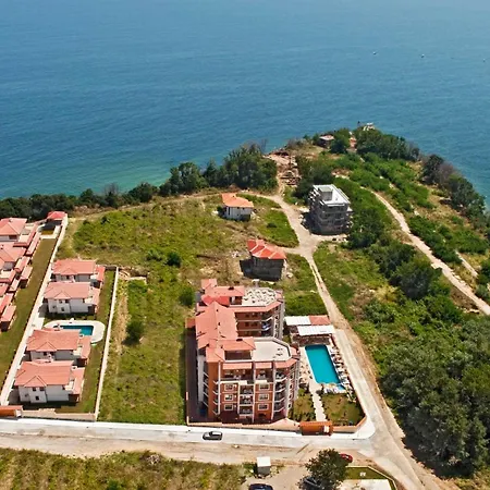 Vemara Club Hotel 3*
